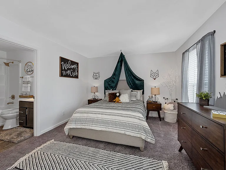 Ivy Hills Living Spaces — Photo 153