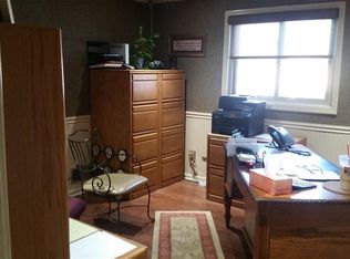 1 Runway Ave, Latham, NY 12110