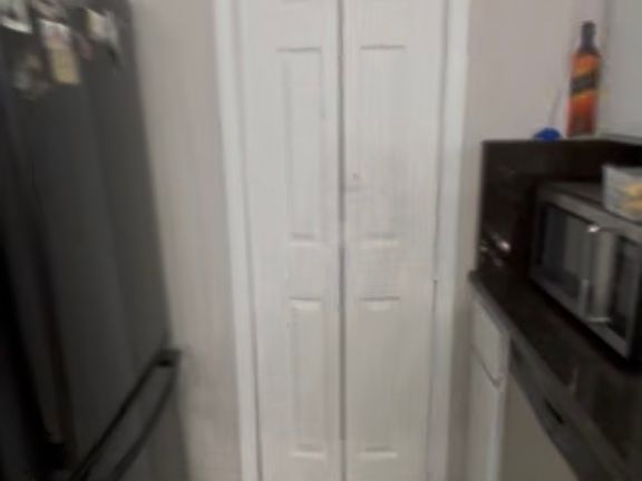 3rd image of 1929 E Grandview Dr