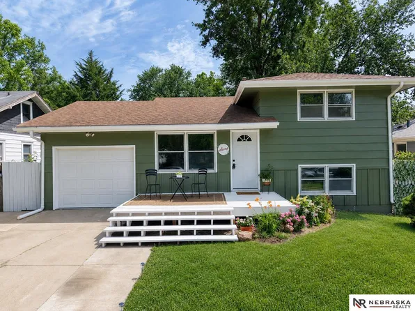 7117 Lexington Ave, Lincoln, NE 68505