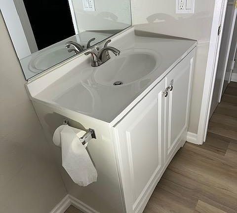 5th image of 14731 Erwin St APT 4