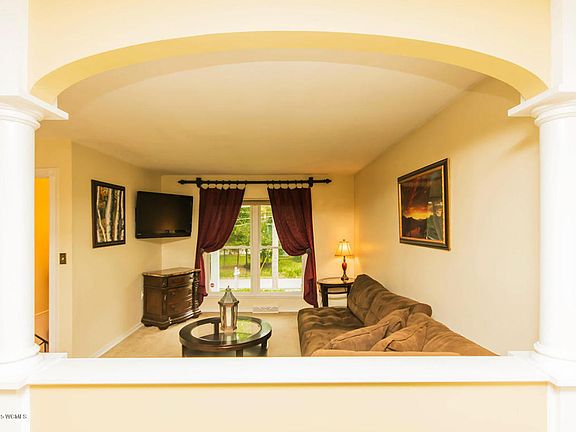 2nd image of 8 Spa Cir