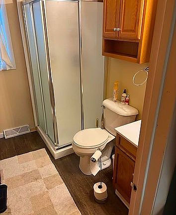 5th image of 591 Walnut St