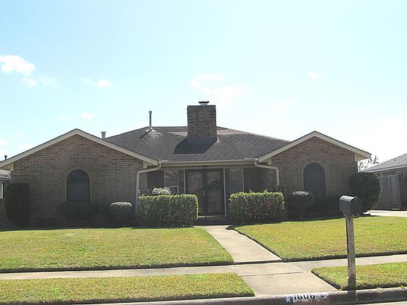 2nd image of 1606 Cleveland Dr
