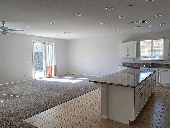 4th image of 1680 Gold St