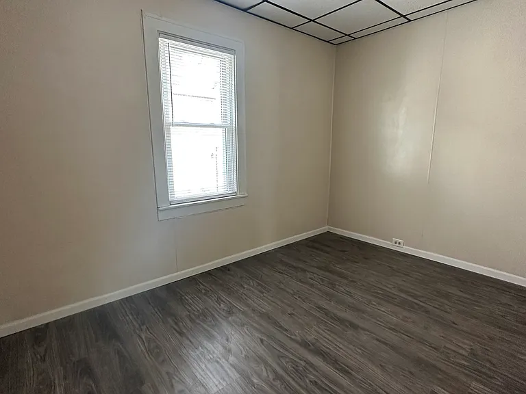 2302 N Clinton St — Photo 9