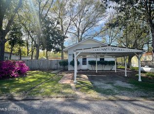 2813 Flounder Cir, Gautier, MS 39553