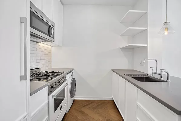 Rented by Sotheby's International Realty | media 11