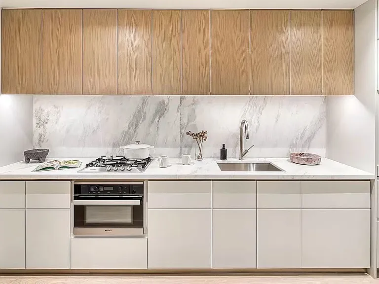 208 Delancey St #6G — Photo 5