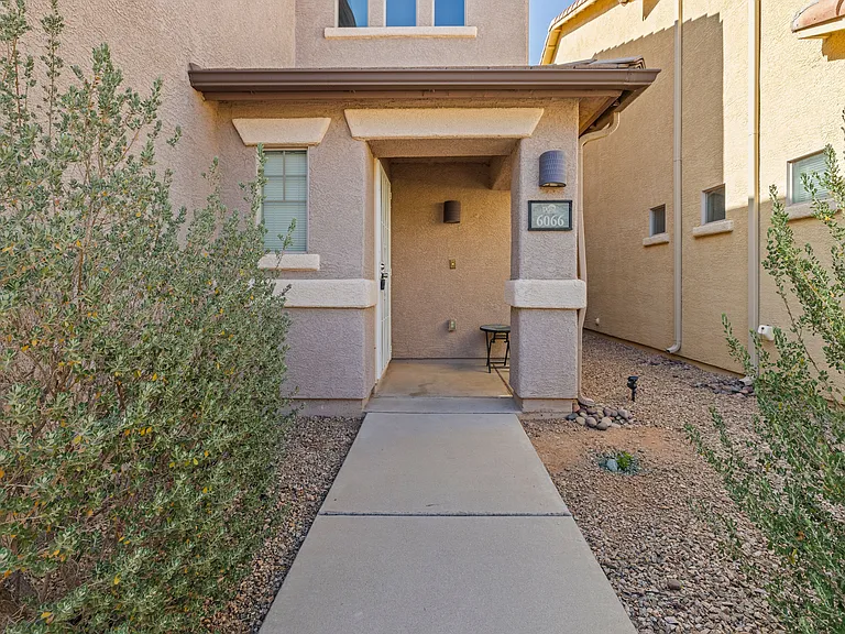 6066 S Cedar Elm Ln — Photo 2