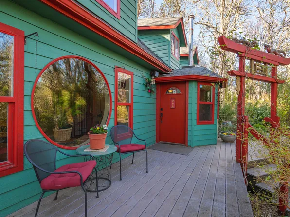 3800 Russell Rd, Grants Pass, OR 97526