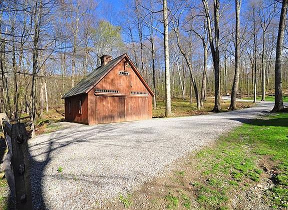 3rd image of 205 Westwoods Road 1