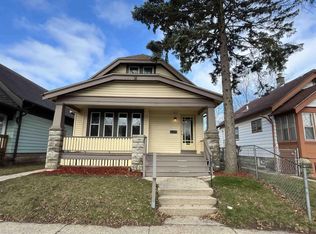 3823 N Dr William Finlayson St, Milwaukee, WI 53212