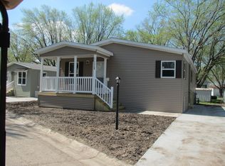 1176 Candlewood Rd, Elgin, IL 60123