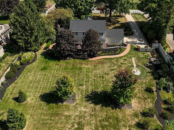 4th image of 176 Harvest Dr