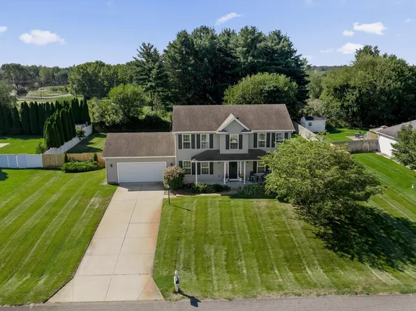 69428 Sundance Dr, Edwardsburg, MI 49112