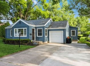 705 Ashworth Rd, West Des Moines, IA 50265