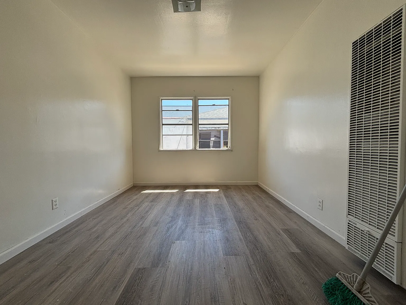 1 bed, 600 sqft, $2,100 — Photo 2