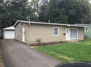 812 Taylor Ave, Aurora, IL 60506