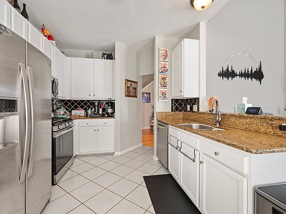 4th image of 203 Outlaw St