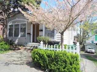 5028 1/2 9th Ave NE, Seattle, WA 98105