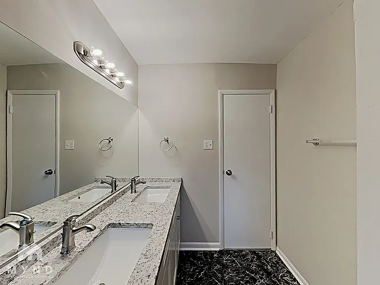 400 Lady Guinevere Way — Photo 16