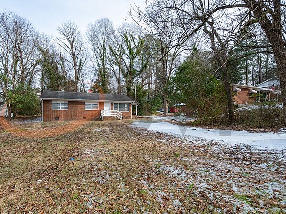 4th image of 2913 Beechwood Dr