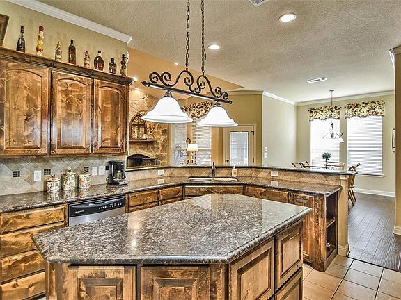 3rd image of 168 Noelle Ln