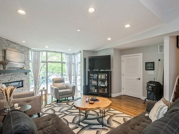 5th image of 1920 S Federal St Unit B