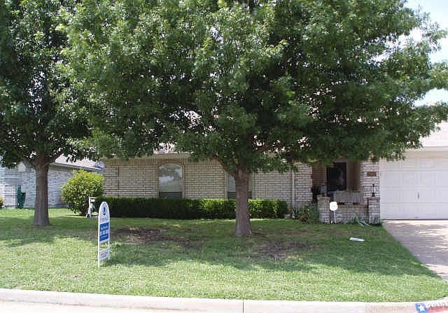 1st image of 3912 Brookway Dr