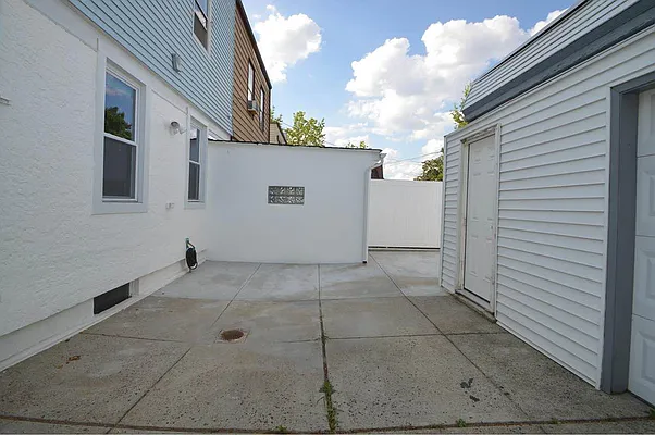 Rented by Ulas Real Estates Inc | media 12