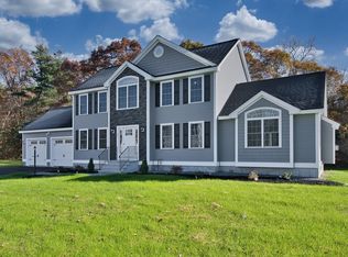 27 Berube Ln, Dracut, MA 01826