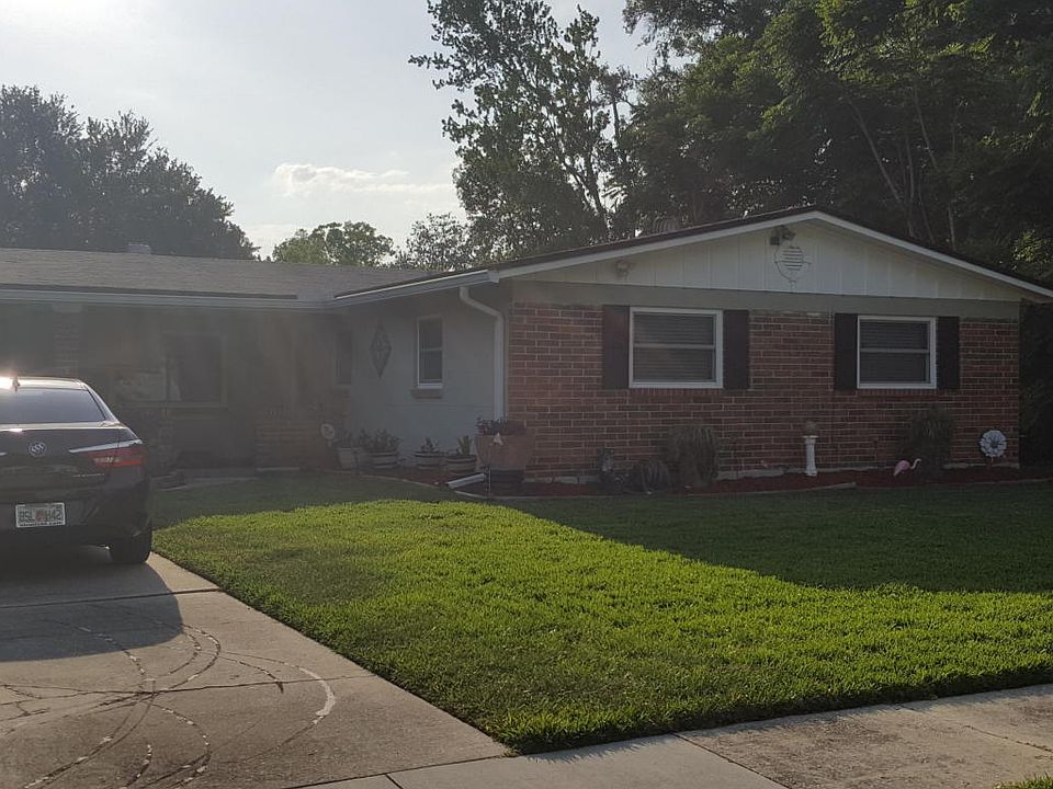 1st image of 569 Coppitt Dr E