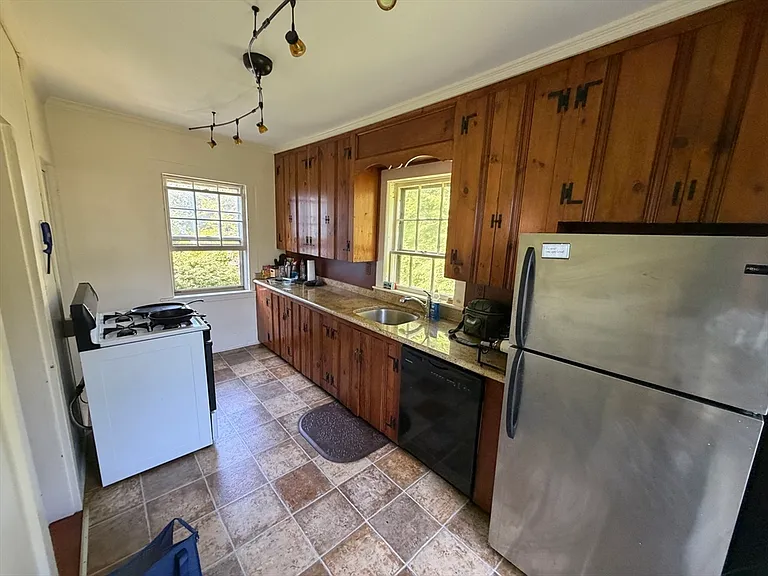 51 Elm St #2 — Photo 7