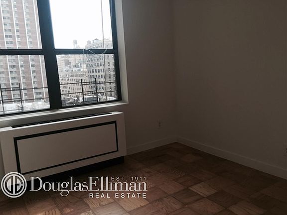 3rd image of 247 W 87th St APT 22F