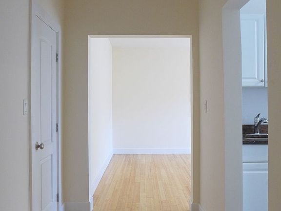 5th image of 31 Ocean Pkwy APT 1B