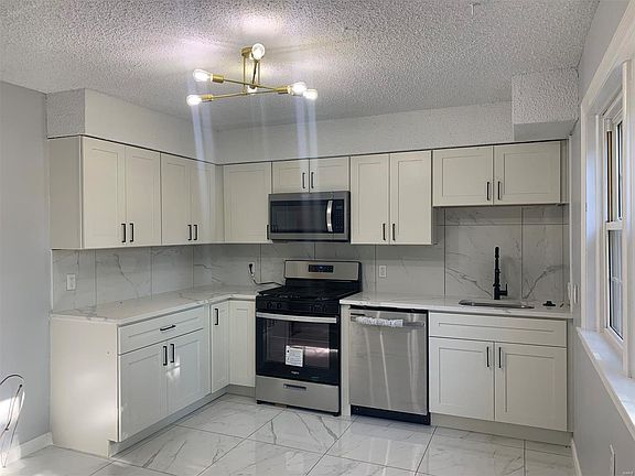 5th image of 3408 Saint Ignatius Ln