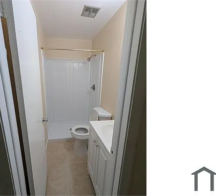 1800 NW 46th St — Photo 3