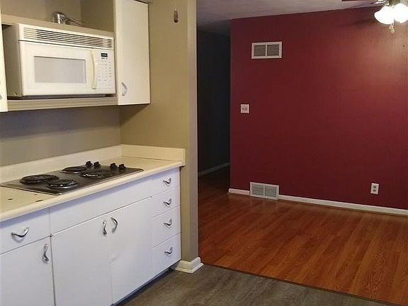 3rd image of 5322 W Vale Ct