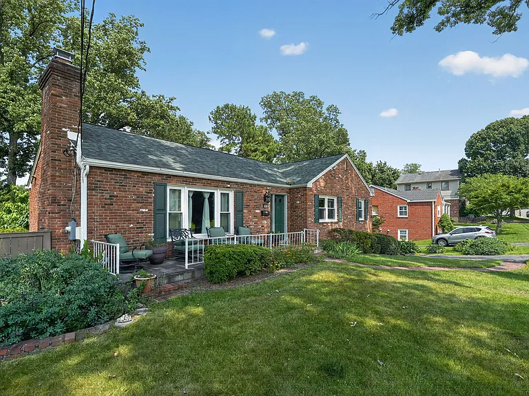3919 N Chesterbrook Rd — Photo 20