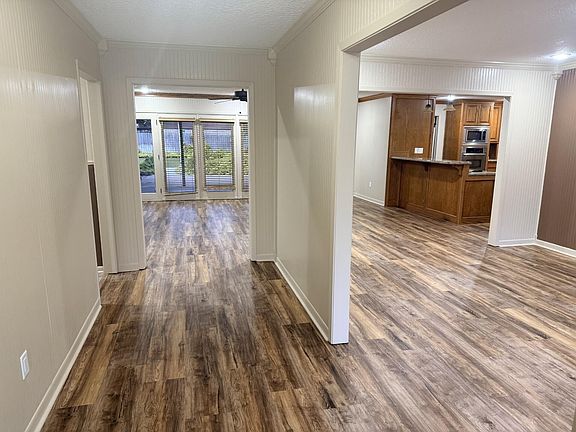 5th image of 2509 Hutchins Ln