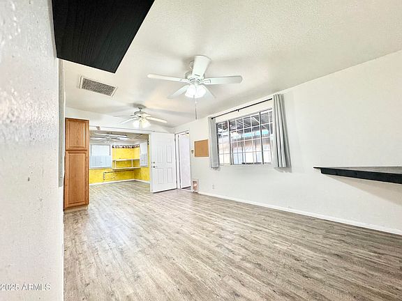 4th image of 111 E NAVAJO Street