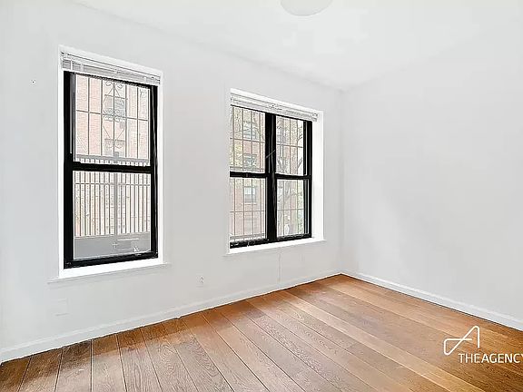 3rd image of 196 Elizabeth St