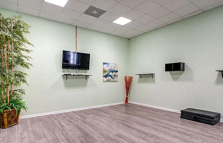 Westlake Apartment Homes — Photo 20