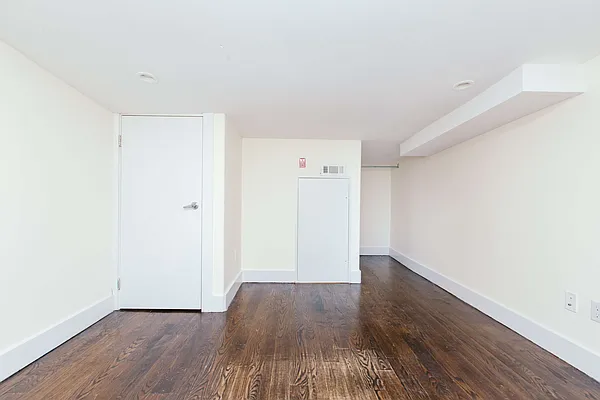 Rented by Nooklyn NYC LLC | media 35
