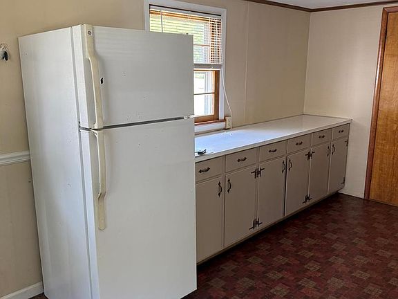 4th image of 9410 Tomstown Rd