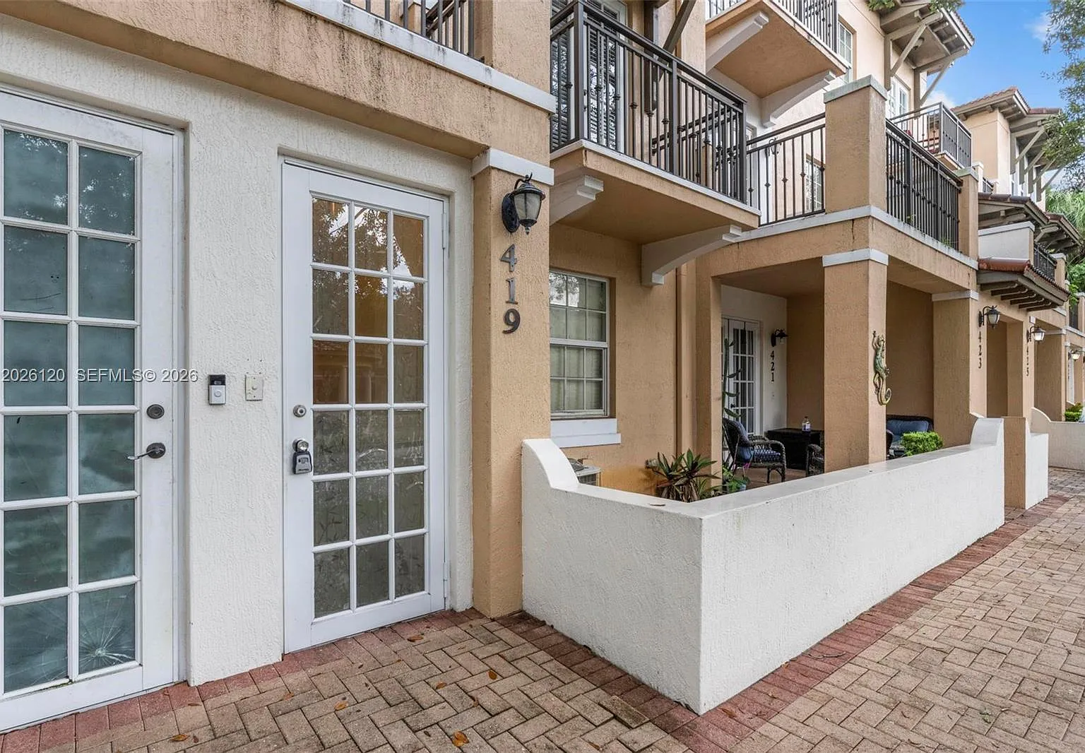 Cobblestone Condo — Photo 4