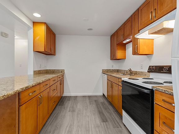 2nd image of 2144 Waverly Pl N #5