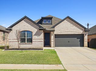 1304 Beach Dr, Azle, TX 76020