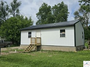 101 N 8th St, Clinton, MO 64735